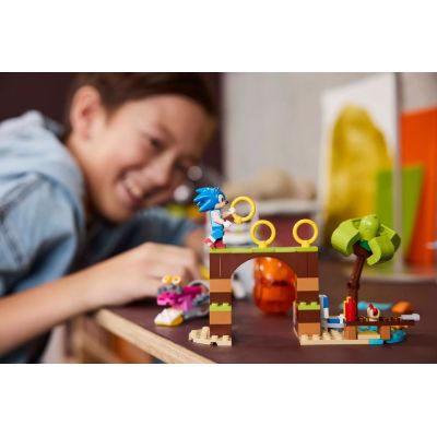 7. LEGO Sonic 76997 Tails i przygoda na łodzi