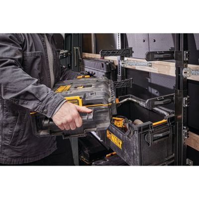 15. DeWALT DWST83293-1 walizka na narzędzia