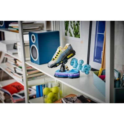 2. LEGO Nike 43025 - Zestaw Nike Air Max 95 x LEGO