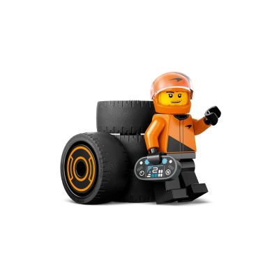 6. LEGO CITY 60442 F1 Kierowca i bolid McLaren