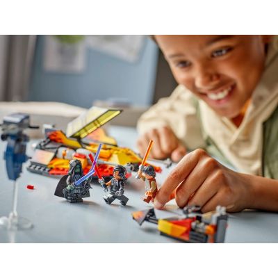 10. LEGO STAR WARS 75414 Płomienny śmigacz śnieżny