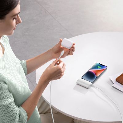 11. Powerbank Baseus Compact 5000mAh 20W ze złączem Lightning i gniazdem USB-C - biały