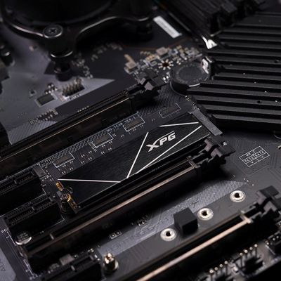 12. Dysk SSD ADATA XPG GAMMIX S70 BLADE 1TB M.2 2280 PCIe Gen3x4