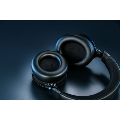 7. Zestaw słuchawkowy Razer Kraken V4 Pro Bluetooth Over-ear Microphone Bezprzewodowy Czarny