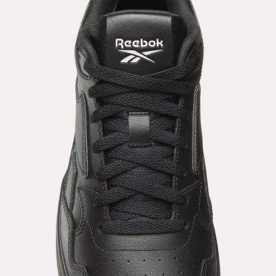 8. Buty Reebok ATR Chill M 100200460