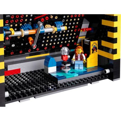 16. LEGO Icons 10323 Automat do gry Pac-Man (WYPRZEDAŻ)