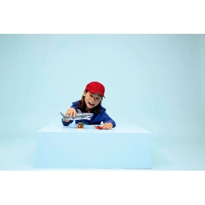 7. LEGO Creator 31381 Groźny rekin ze skrzynią skarbów