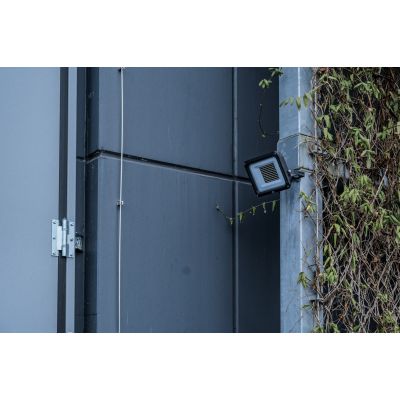 9. Brennenstuhl 1171250041 reflektor Czarny 100 W LED D