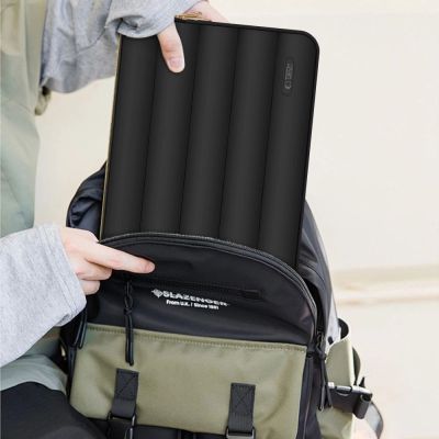 6. Torba na laptopa 15-16 Tech-Protect Puffy - czarna