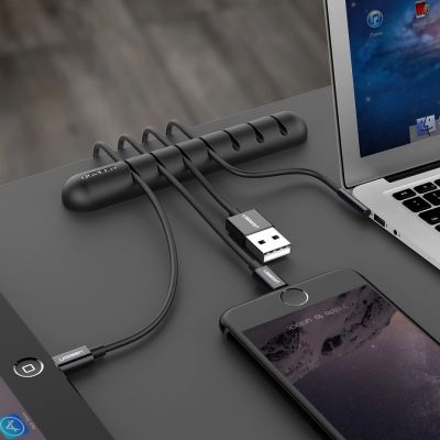 4. Organizer Ugreen 30762 samoprzylepny na 4 kable - czarny (2 szt.)