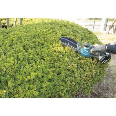 9. Nożyce akumulatorowe do trawy MAKITA DUM604ZX