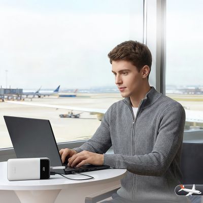 8. Powerbank Cuktech LPB252N 120 W 25000 mAh z wbudowanym kablem USB-C - biały