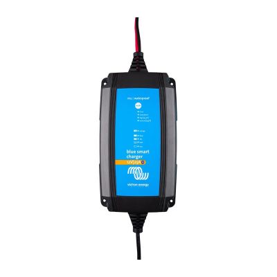 2. Niebieska inteligentna ładowarka IP65 12/25 + złącze DC