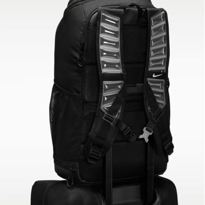 6. Plecak sportowy czarny Nike Varsity Elite Backpack 32L Czarny - HM9965-010