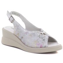 Skórzane sandały damskie na koturnie szare Vinceza 26-79614