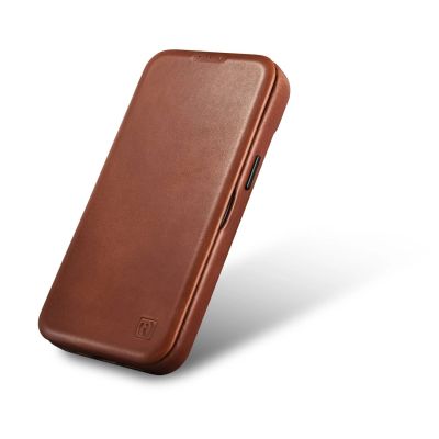 7. iCarer CE Oil Wax Premium Leather Folio Case skórzane etui iPhone 14 Plus z klapką magnetyczne MagSafe brązowy (AKI14220707-BN)