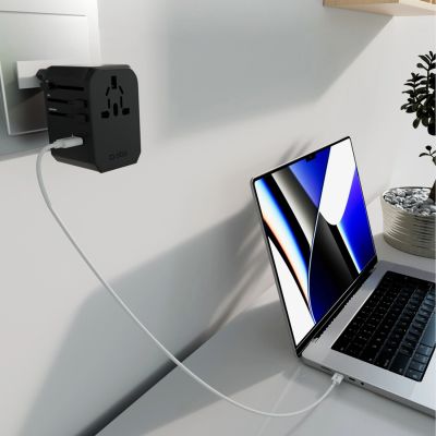11. Adapter podróżny SBS uniwersalny GaN 70W 3xUSB-C 2xUSB-A z etui - czarny