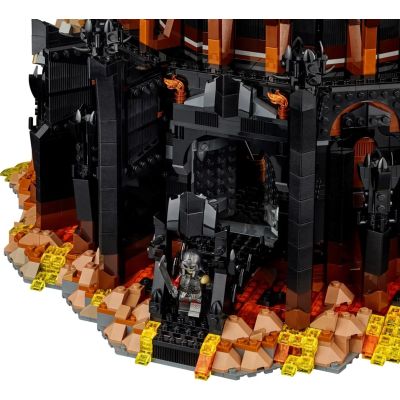 54. LEGO Icons 10333 - Władca pierścieni: Barad-dur