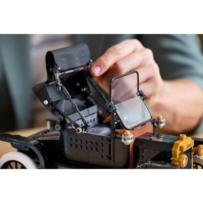 18. LEGO Icons 11376 - Ford Model T
