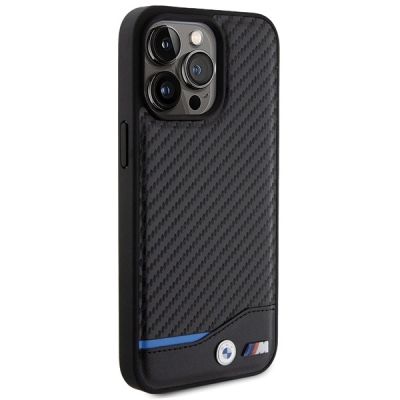 4. Etui BMW Leather Carbon na iPhone 15 Pro Max - czarne