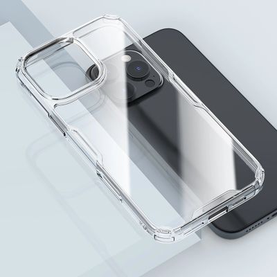 8. Etui Nillkin Nature Pro Case na iPhone 16 Pro - przezroczysto-białe