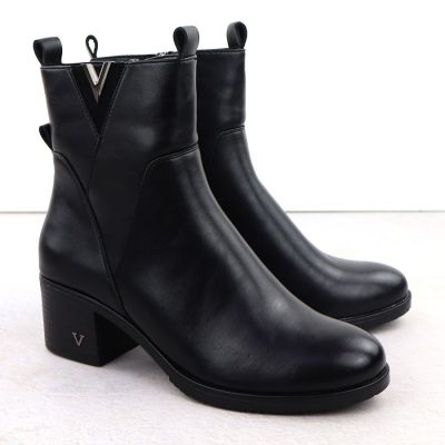 3. Botki damskie na słupku ocieplane czarna Vinceza 58581