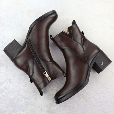 4. Botki damskie na słupku ocieplane brązowe Vinceza 58581