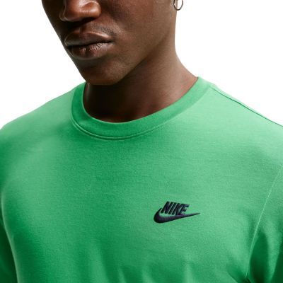 5. Koszulka męska Nike Club Tee zielona AR4997 306
