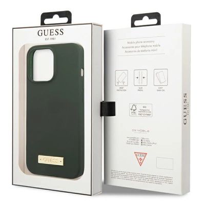 8. Etui Guess Silicone Logo Plate MagSafe na iPhone 13 Pro / iPhone 13 - zielone