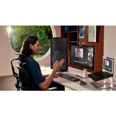 12. Logitech Webcam MX Brio 705 Graphite