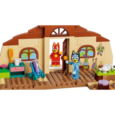 6. LEGO Bluey 11221 - Szkoła z Ryżykiem i Blue