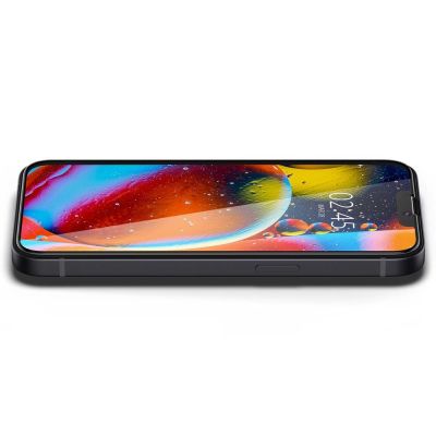 4. Szkło hartowane Spigen Glass FC na iPhone 13 / 13 Pro / 14 / 16e / 17e - czarne