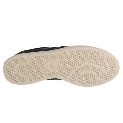 8. Buty adidas Earlham M GW5759
