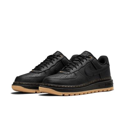 4. Nike Air Force 1 Luxe Czarny 40.5