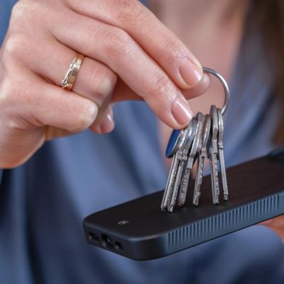 3. Etui 3mk Smoke MagCase na iPhone 17 Air - czarne półprzezroczyste