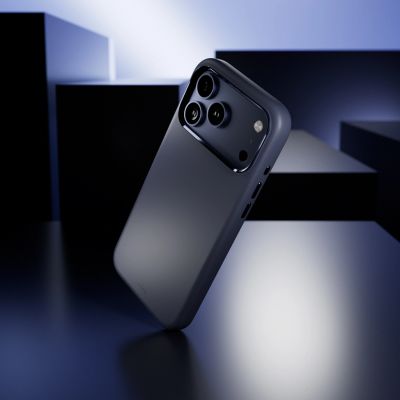 7. Etui silikonowe Puro Icon Mag Pro Liquid Silicone na iPhone 17 Pro kompatybilne z MagSafe, z ochroną aparatu i aluminiowymi przyciskami - ciemnoniebieskie