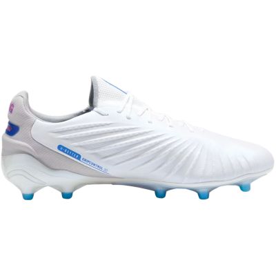 7. Buty piłkarskie Puma King Ultimate FG/AG 107809 02