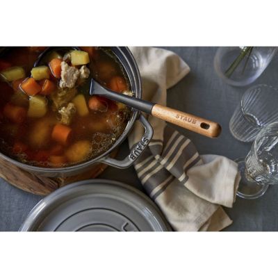 9. STAUB Garnek żeliwny okrągły 40500-246-0 3,8l grafitowy