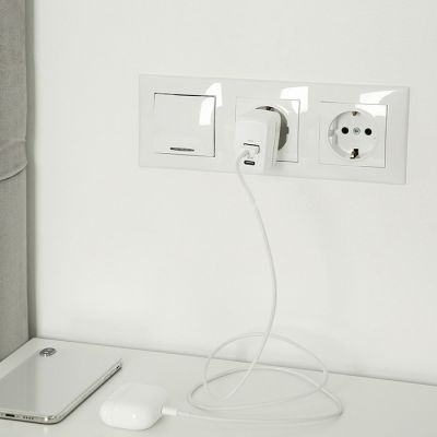 5. QOLTEC ŁADOWARKA 45W GAN | 5-20V | 1.5-3A | 1XUSB-C PD | 1XUSB QC 3.0 | BIAŁA