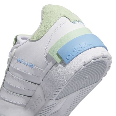 6. Buty adidas Postmove SE W IG3796