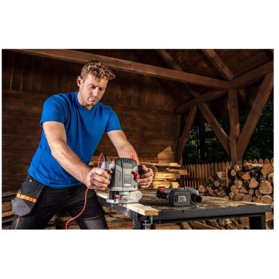 5. Frezarka górnowrzecionowa 1300W, uchwyt 6-12 mm