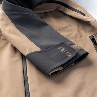 15. Kurtka Magnum Hardshell Jacket M 92800439105