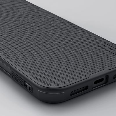 8. Etui Nillkin Super Frosted Shield Pro Magnetic Case na iPhone 16 - czarne