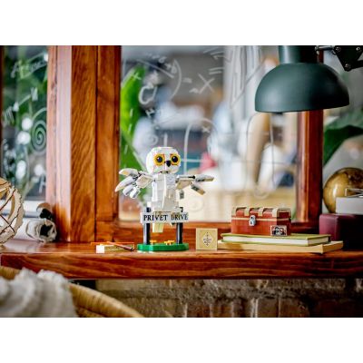 10. LEGO Harry Potter 76425 Hedwiga z wizytą na ul. Privet Drive 4