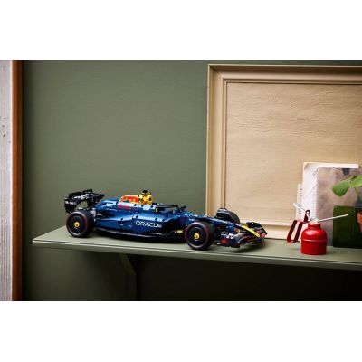 13. LEGO Technic 42206 Bolid F1 Oracle Red Bull Racing RB20