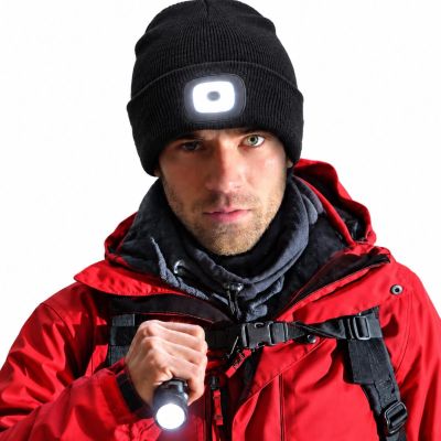6. CZAPKA Z LATARKĄ CZOŁOWĄ 4 LED 120 LM 3 TRYBY TURYSTYCZNA CZARNA