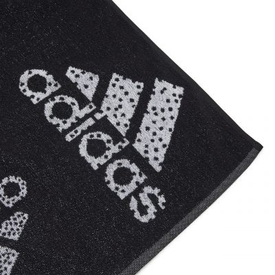 6. Ręcznik adidas Branded Must-Have HS2056