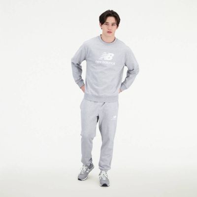 5. Bluza New Balance  ESSENTIALS STACKED LOGO FRENC AG M MT31538AG