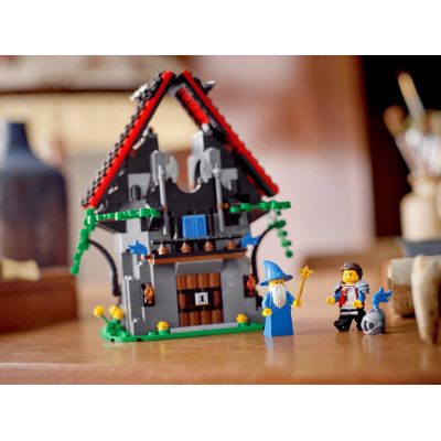 4. LEGO Promocyjne 40601 - Magiczny warsztat Majisto