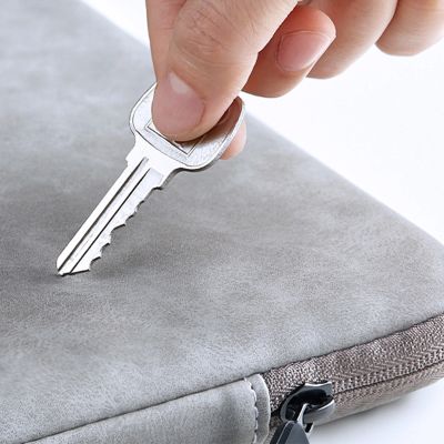 5. Pokrowiec Ugreen LP187 na laptopa 13-13.9" - szary